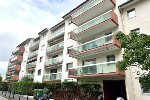 Bordeaux Caudéran proximité Parc Bordelais Appartement T2 à rénover avec balcon et parking
