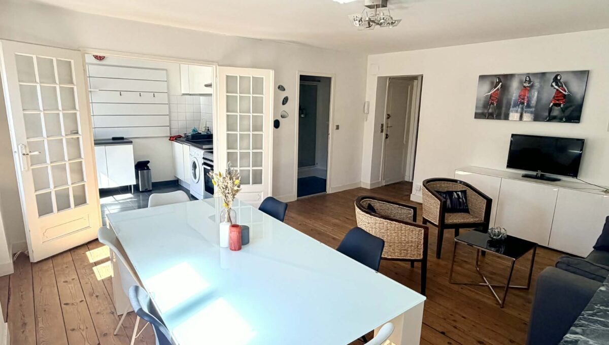 f506a3ed-f7db-469a-be61-e48826c5a6a4