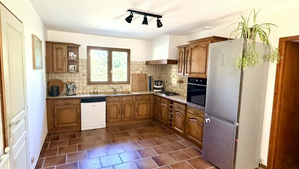 89cfb032-b471-4675-90d5-7c906408a6c3 (1)