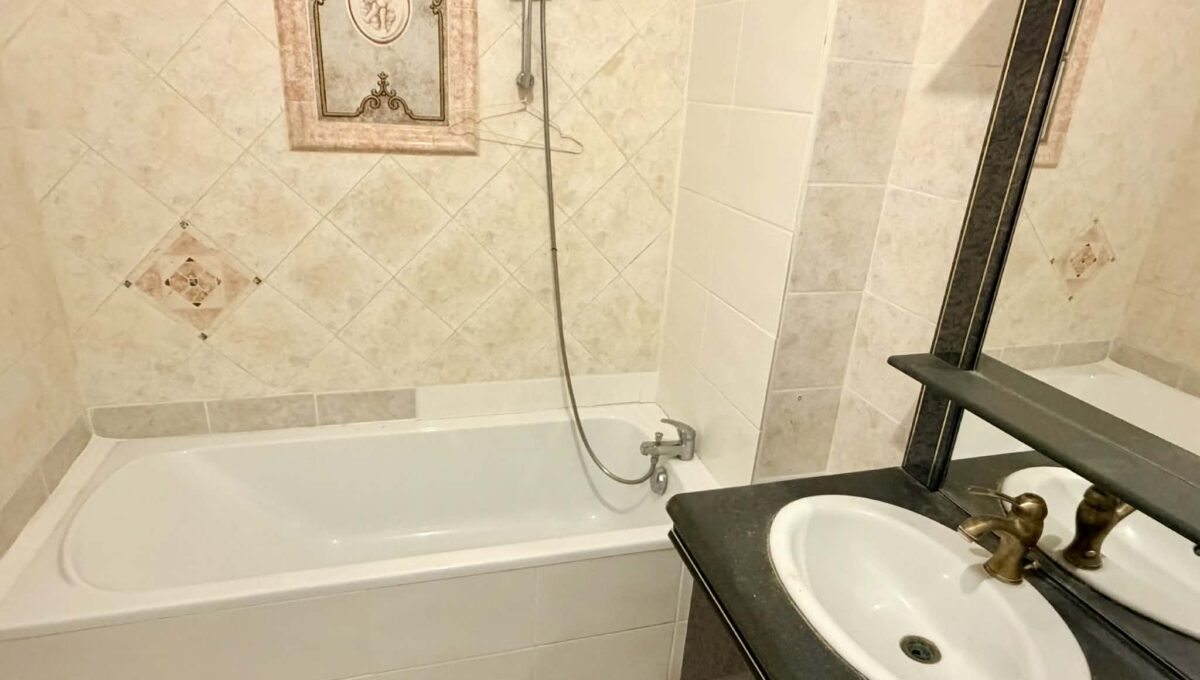 a148300d-673b-45df-b402-73e26ed69ab7